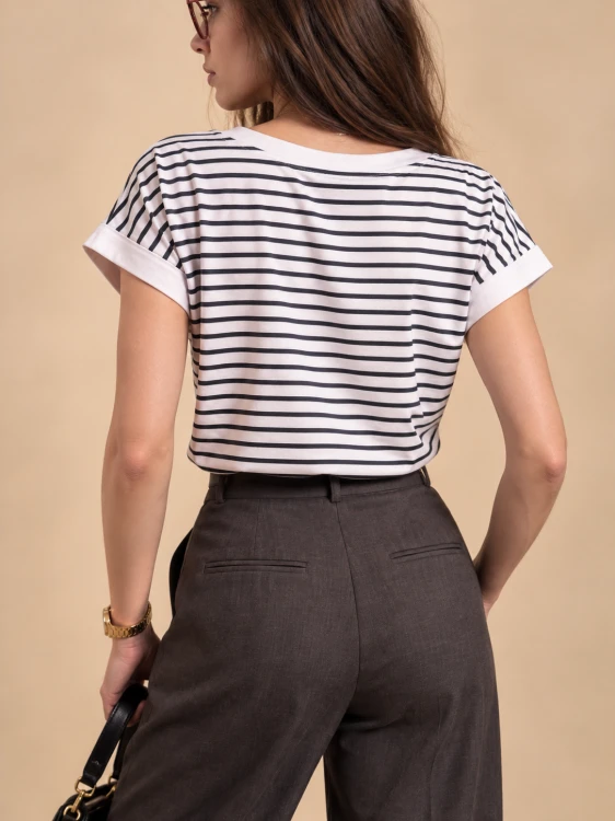 bawelniana-bluzka-marynarski-styl-zima-kontrastowa-ciemna-chlodna-w-paski-tshirt-tyl.png